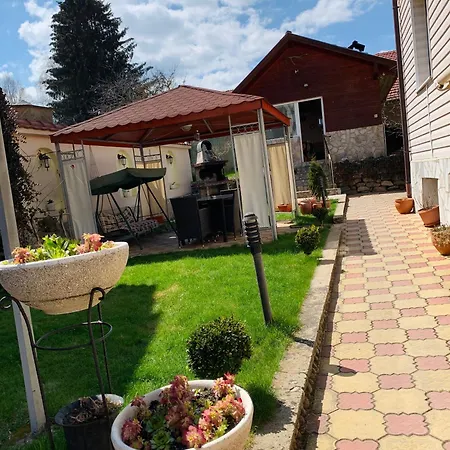 Sunny House Madzhare