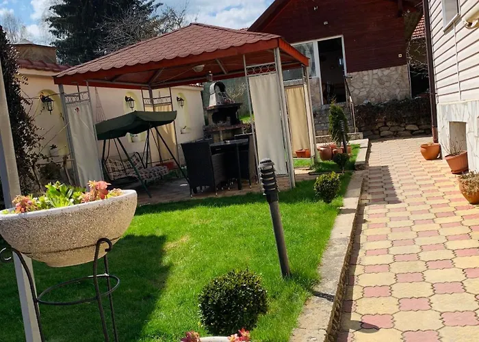 Sunny House Madzhare